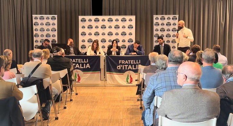 Le Professioni al centro, incontro e confronto con gli ordini professionali del nostro territorio e illustrazione delle nostre idee per i rimettere al centro i professionisti